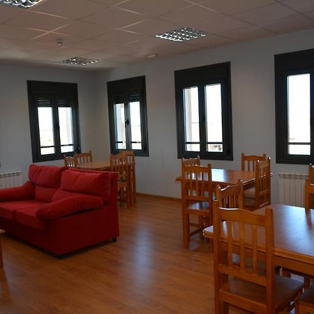 Albergue Villa Nava De La Asuncion Bagian luar foto