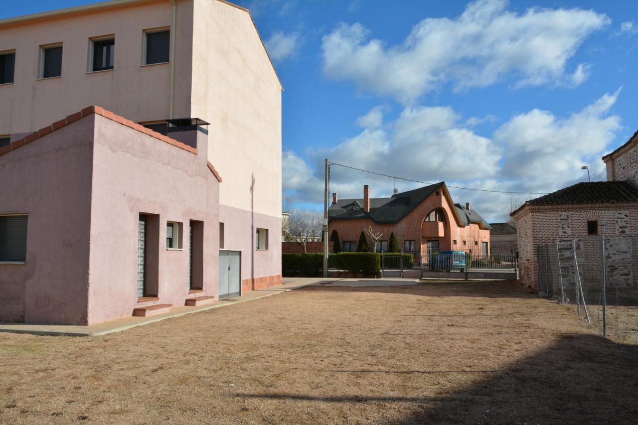 Albergue Villa Nava De La Asuncion Bagian luar foto