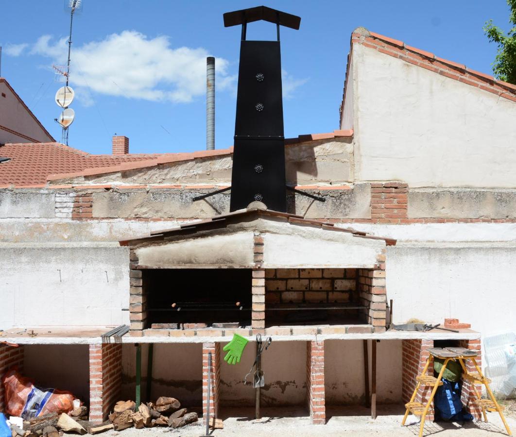 Albergue Villa Nava De La Asuncion Bagian luar foto