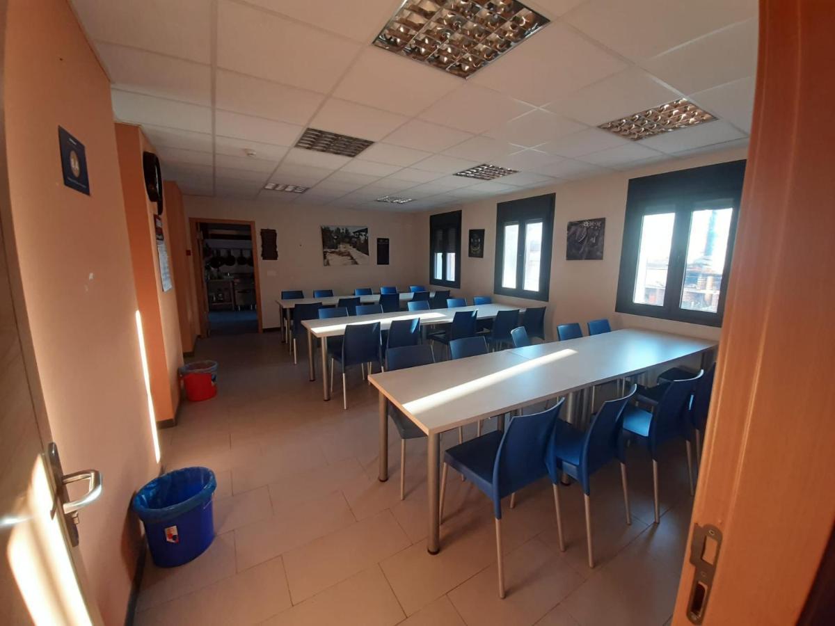 Albergue Villa Nava De La Asuncion Bagian luar foto